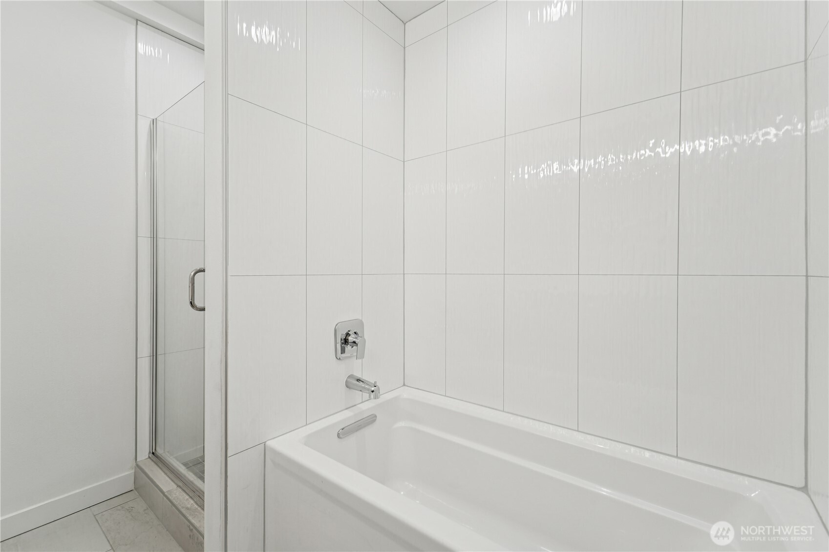 909 Hiawatha PL S Unit: B