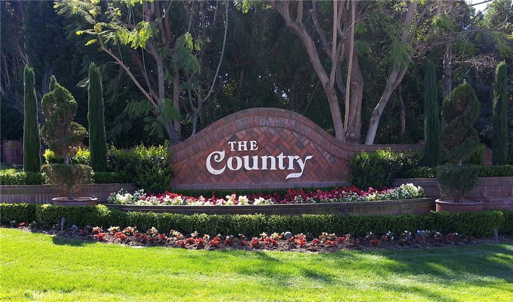 2745 Wagon Train Lane