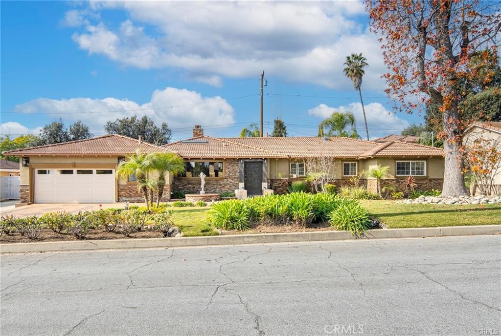 1029 Burnell Oaks Lane