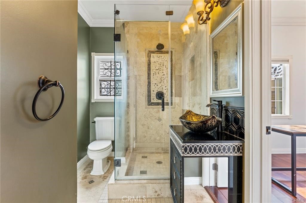 1029 Burnell Oaks Lane