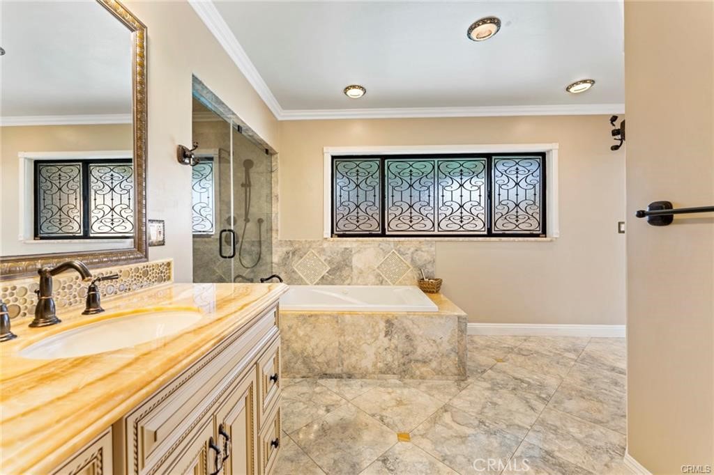 1029 Burnell Oaks Lane