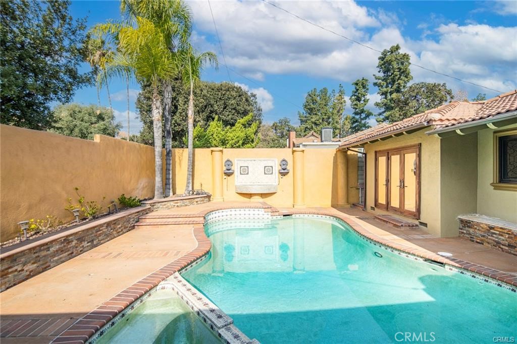 1029 Burnell Oaks Lane