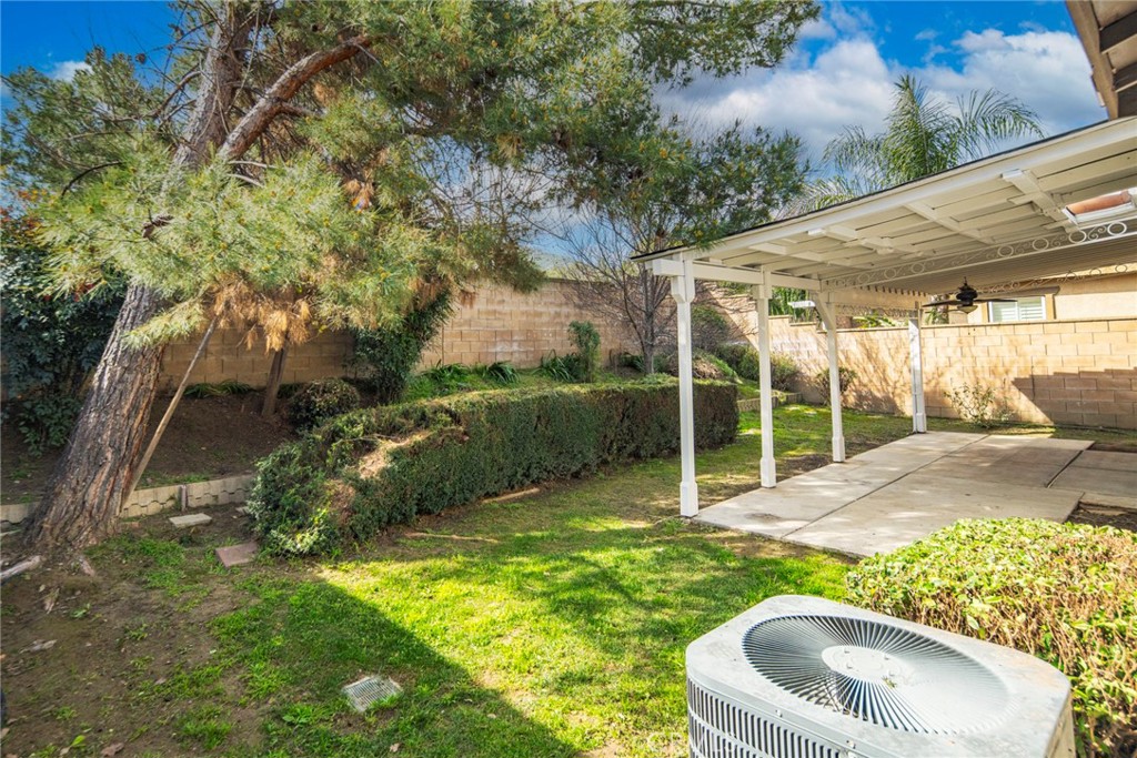 17047 Crabapple Lane