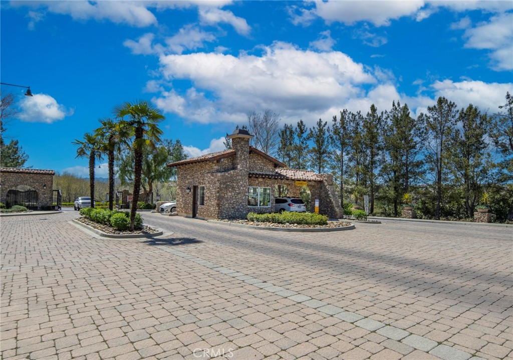 328 Enchanted Park North