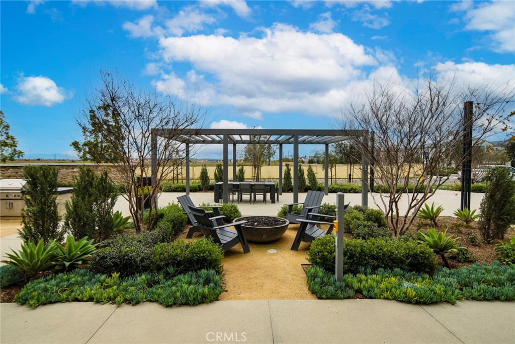 4411 S Fairmount Paseo