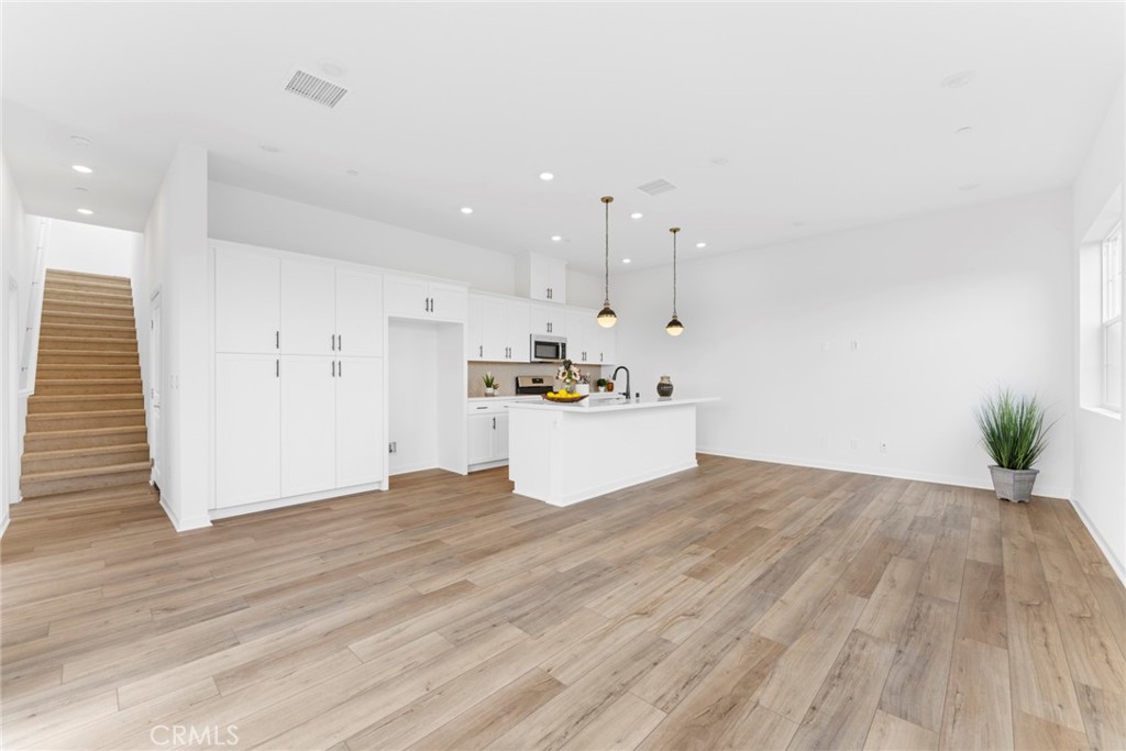 4411 S Fairmount Paseo