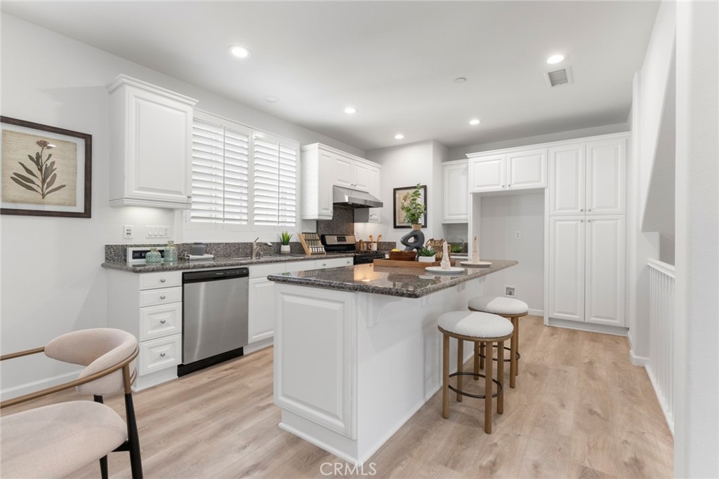 893 Terrace Lane W. 1