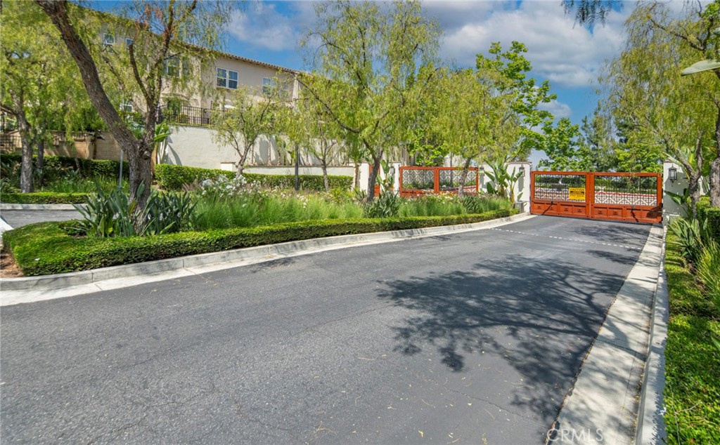 893 Terrace Lane W. 1