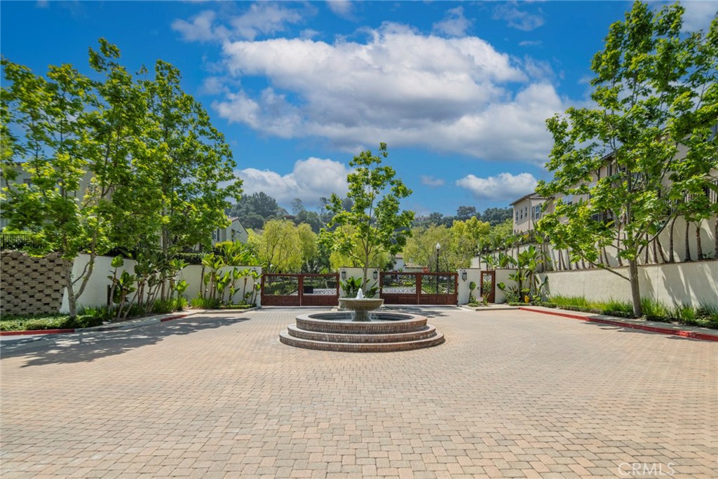 893 Terrace Lane W. 1