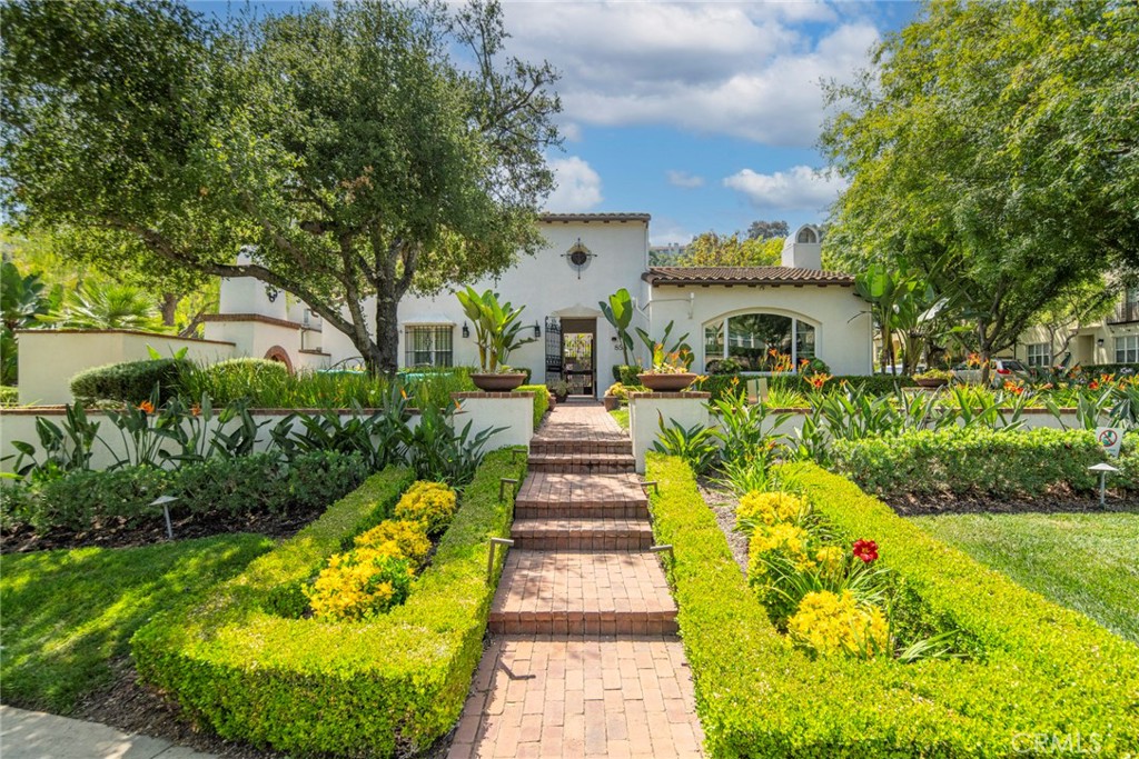 893 Terrace Lane W. 1