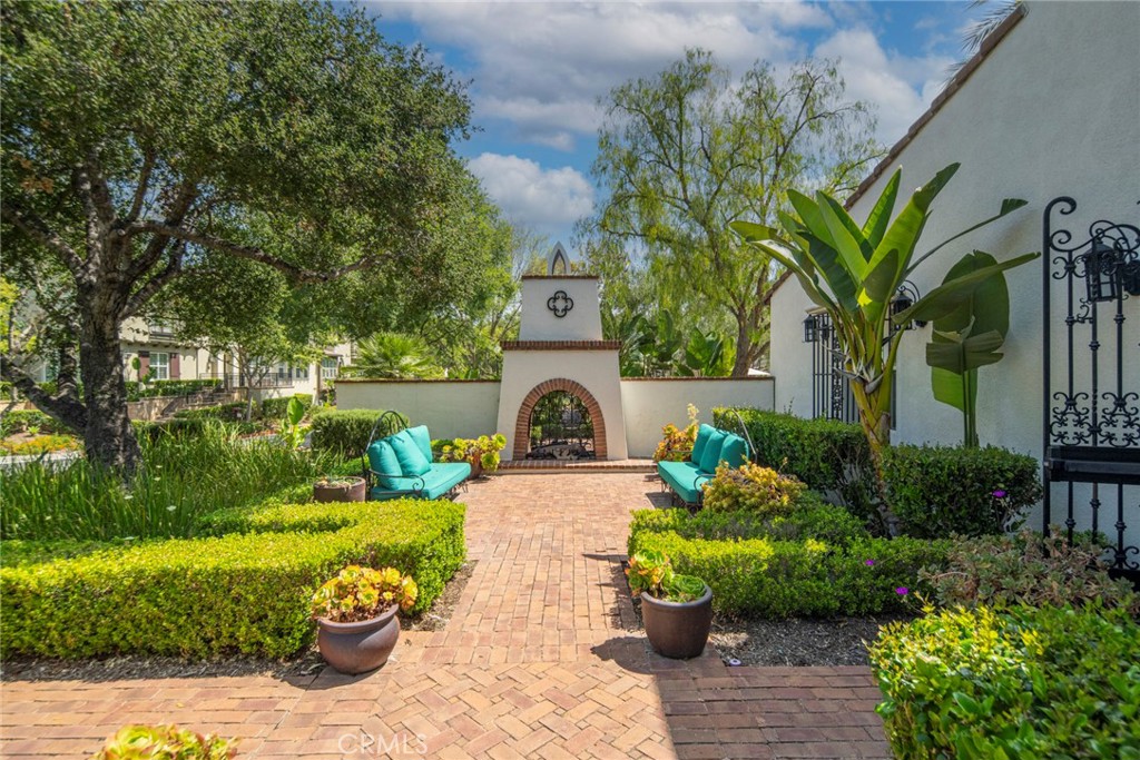 893 Terrace Lane W. 1