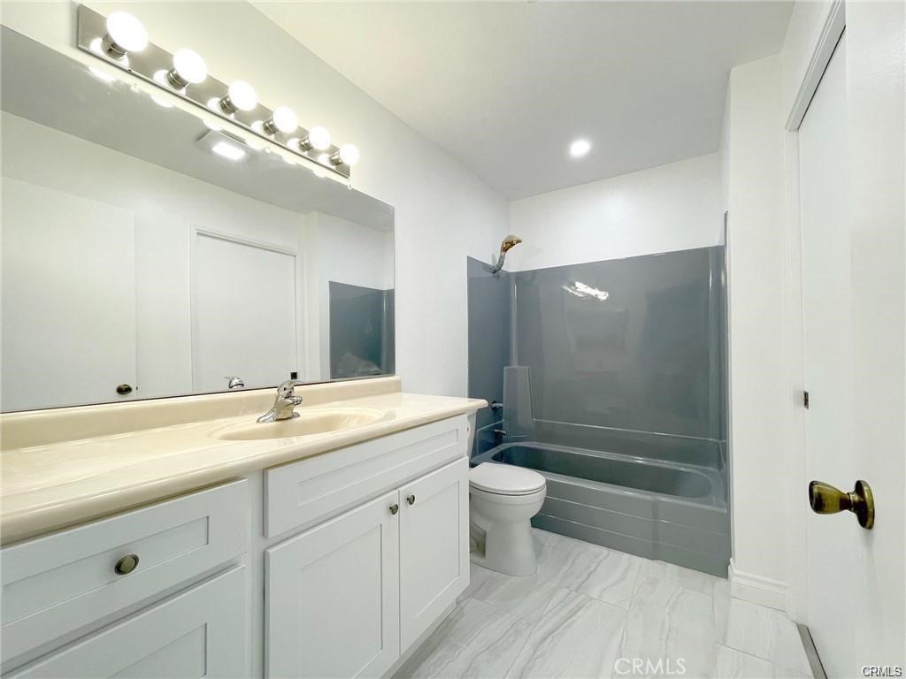 425 Orange Blossom 205