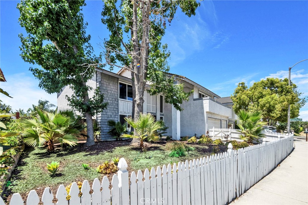 1335 Rolling Knoll Road