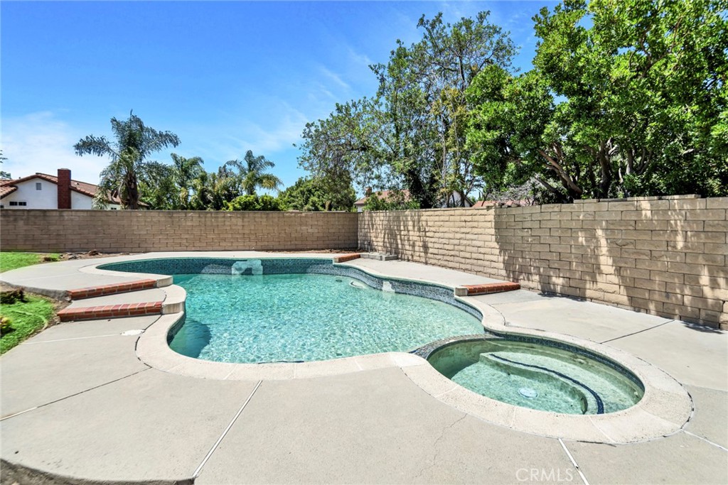 1335 Rolling Knoll Road