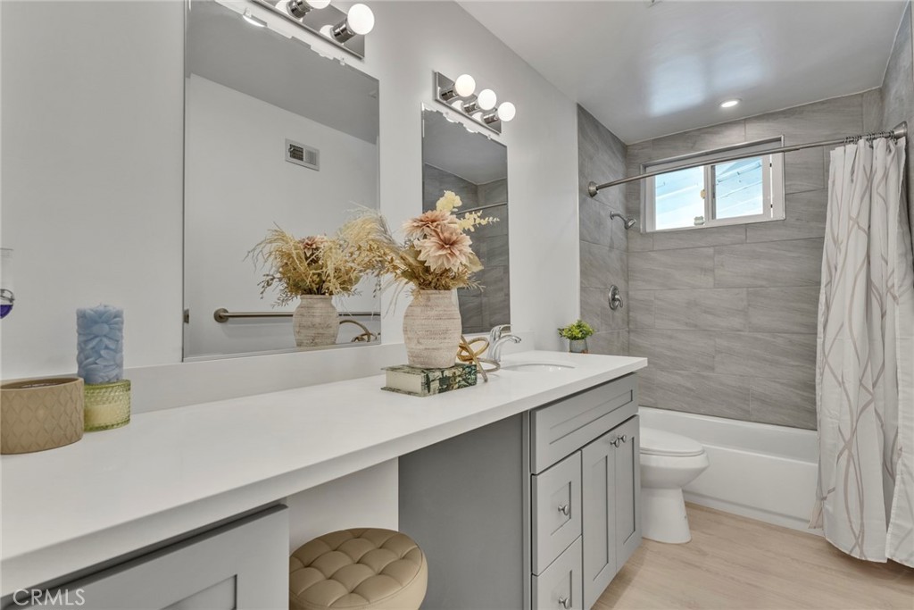 13031 Los Cedros Ave.