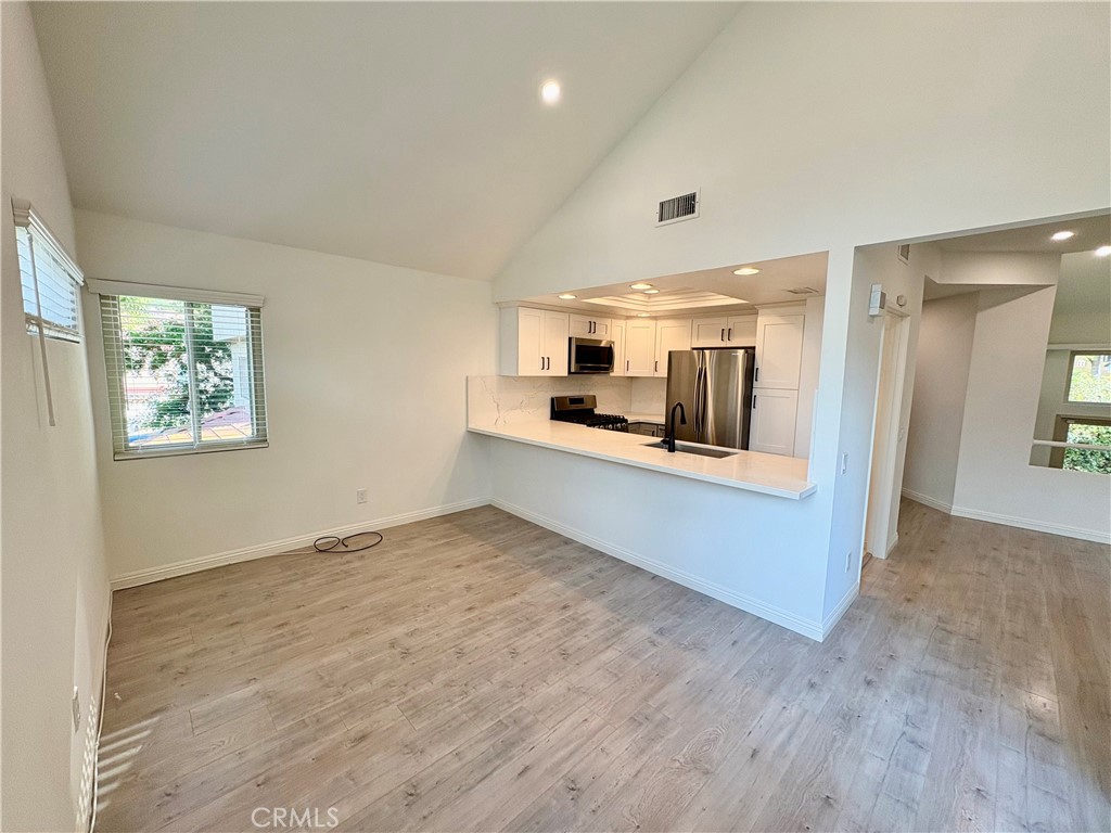 2902 Yucatan Place B