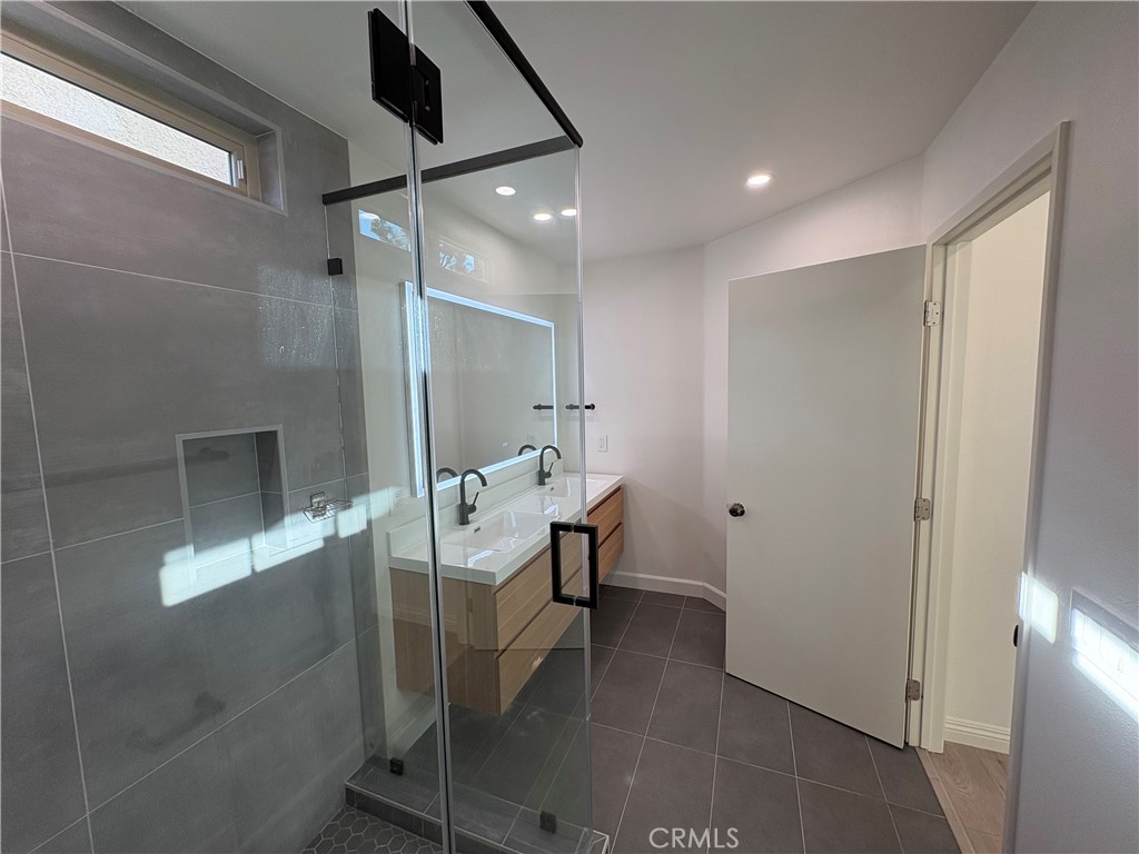 2902 Yucatan Place B