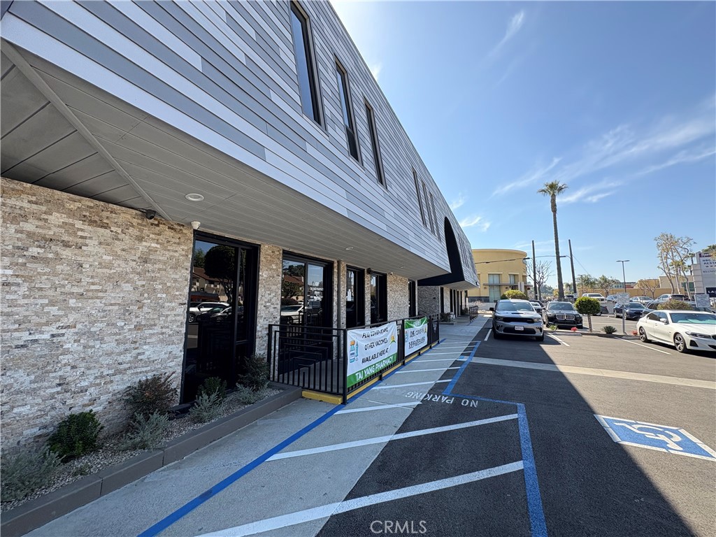 328 S Atlantic Boulevard 201