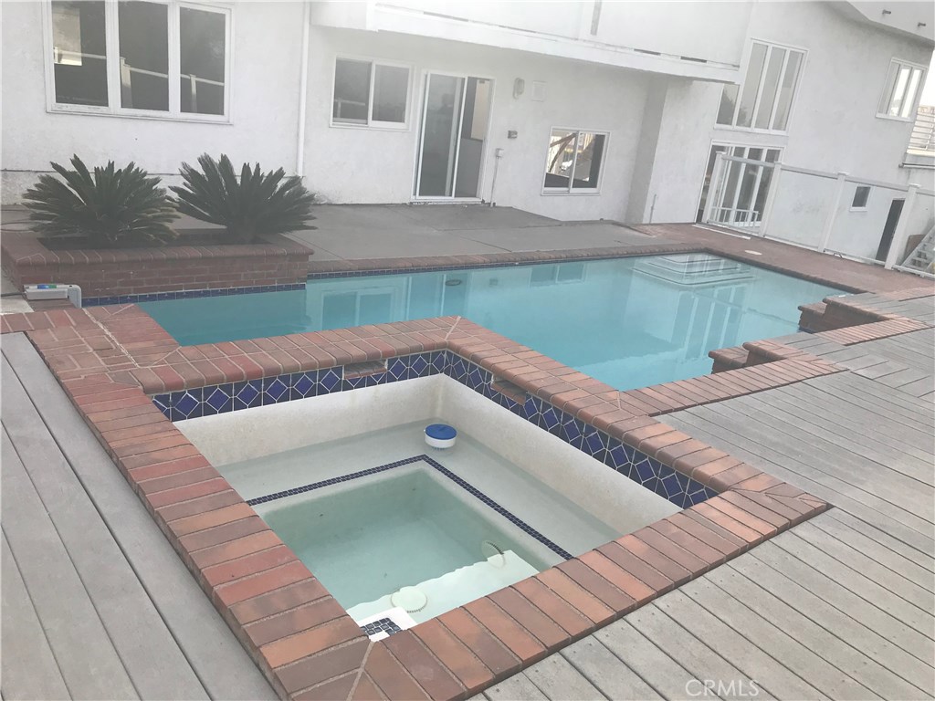 23819 Ridge Line Road