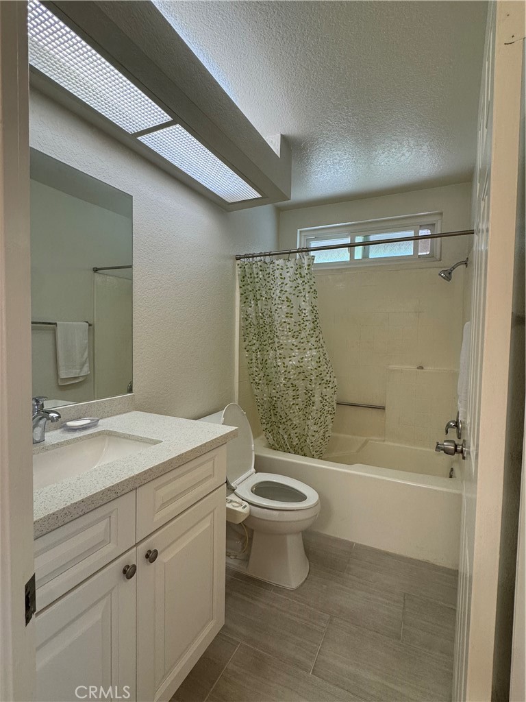 2801 Woodview Court