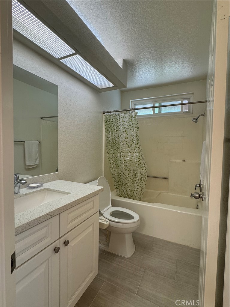 2801 Woodview Court