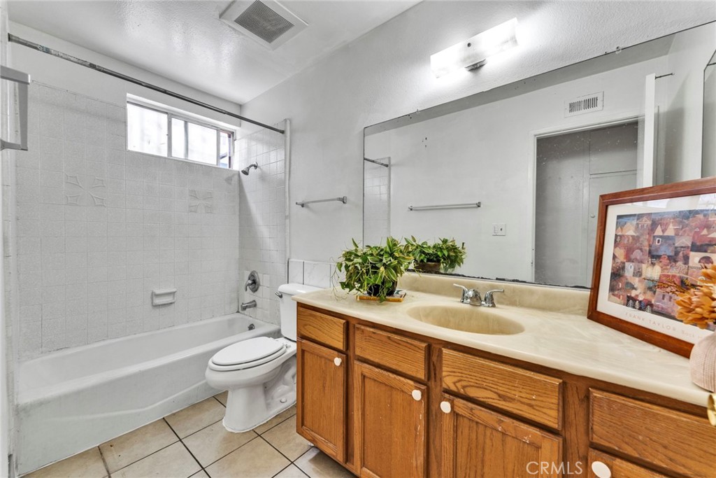 318 S. Lincoln Avenue B