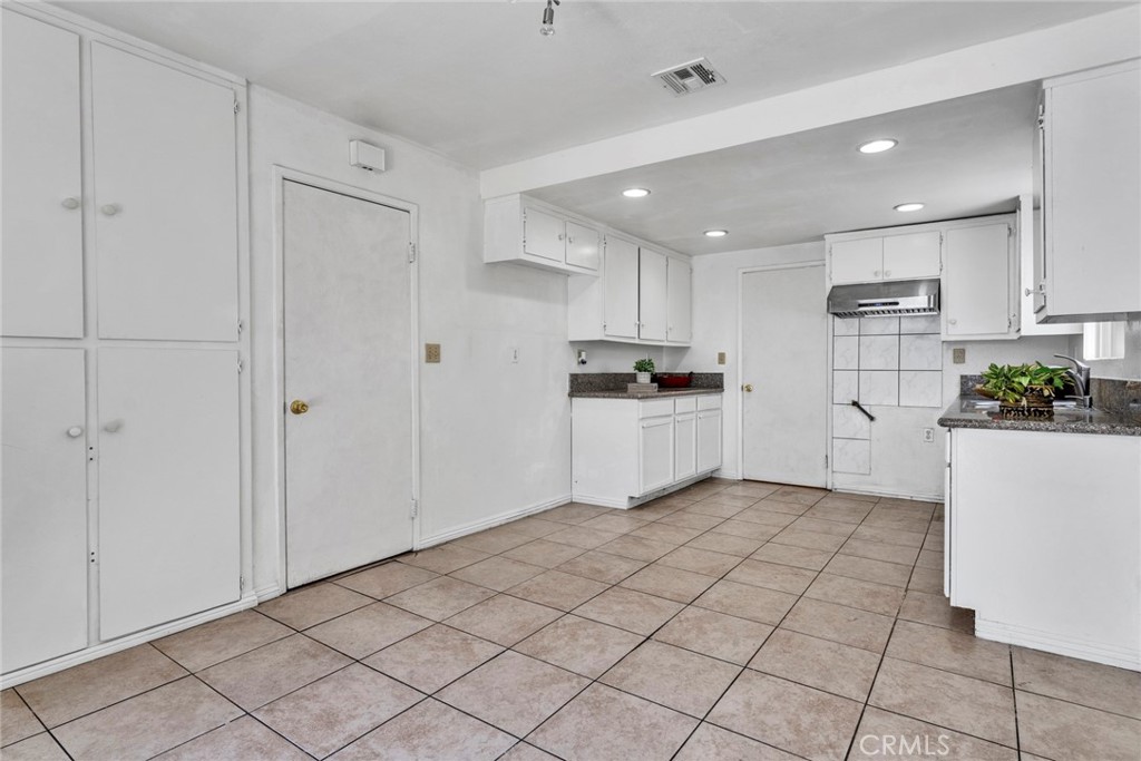 318 S. Lincoln Avenue B