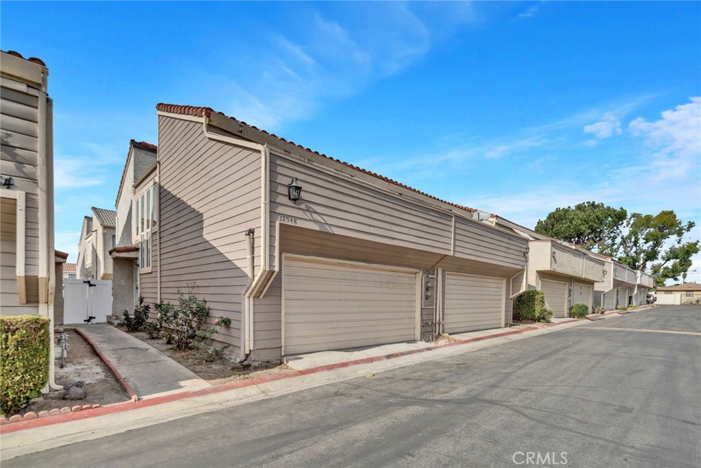 12948 Saddleback Place