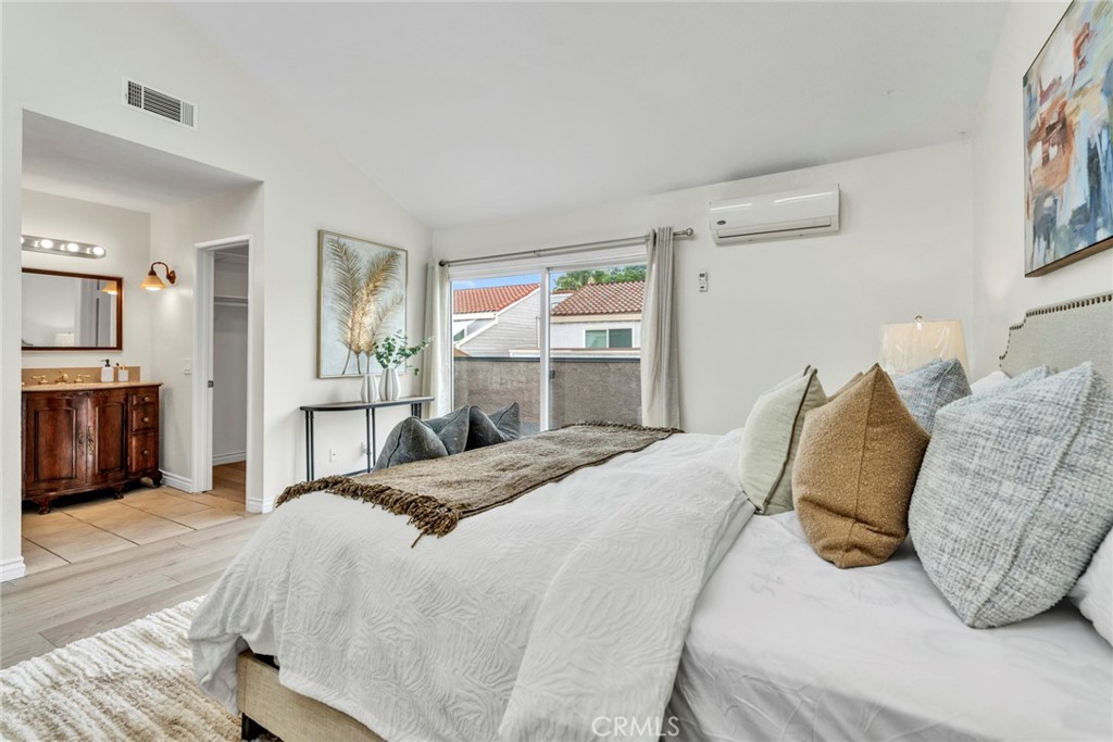 12948 Saddleback Place