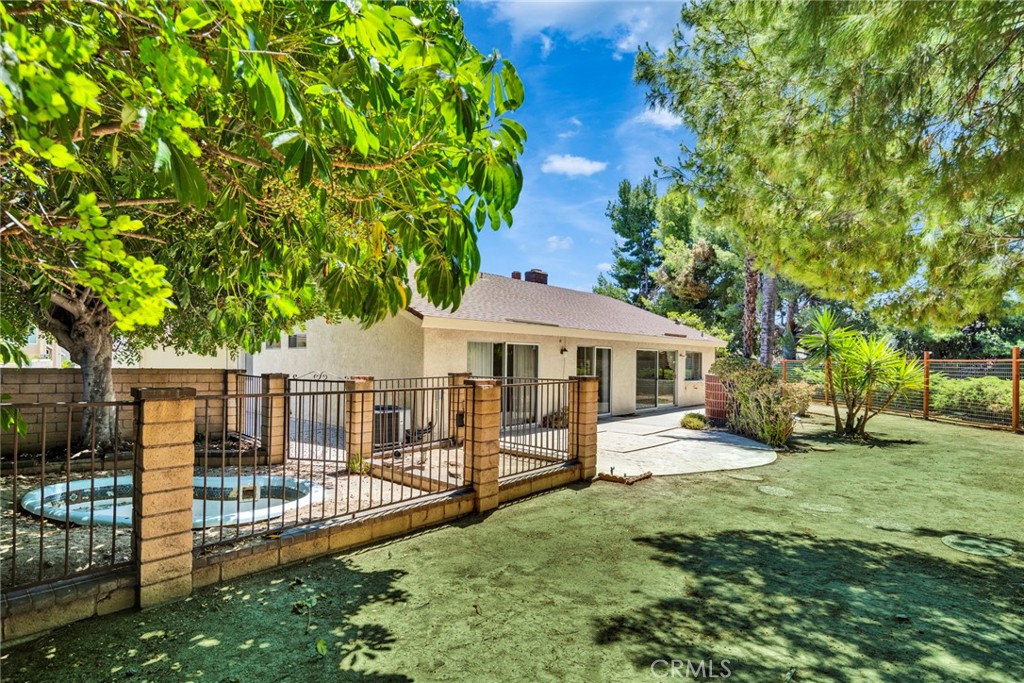 23502 Shadow Crest Place