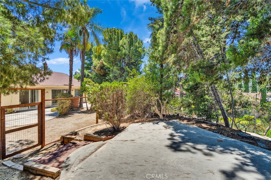 23502 Shadow Crest Place