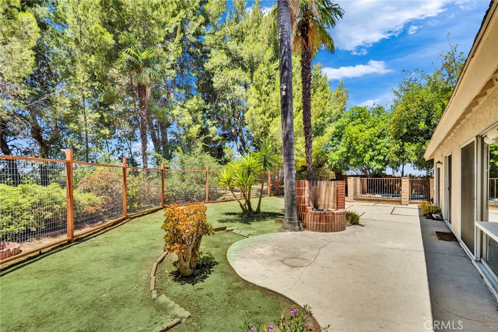 23502 Shadow Crest Place