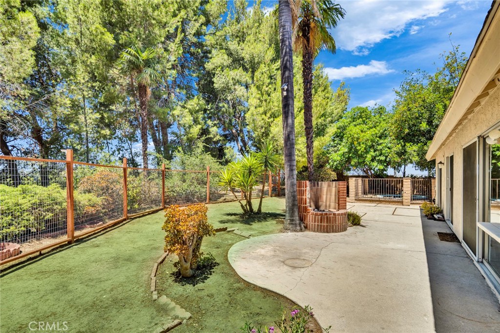 23502 Shadow Crest Place