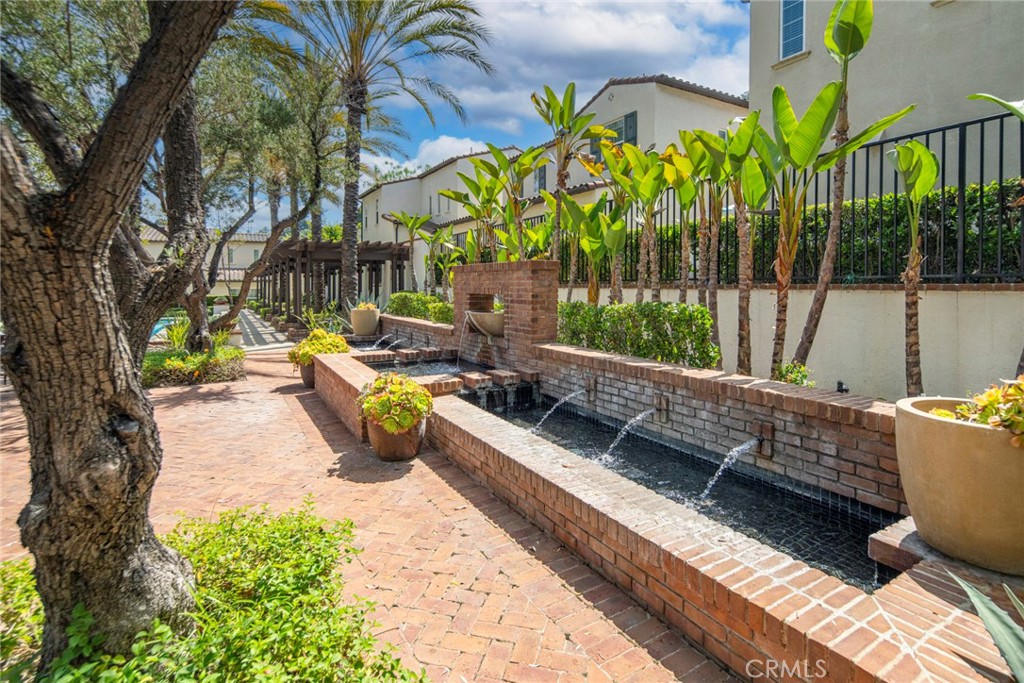 873 Terrace Lane W 4