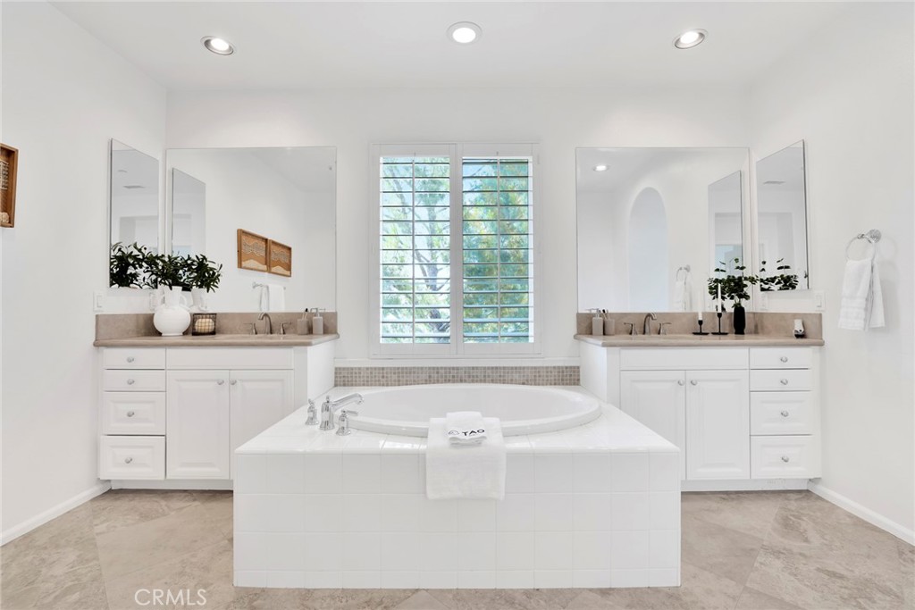 873 Terrace Lane W 4