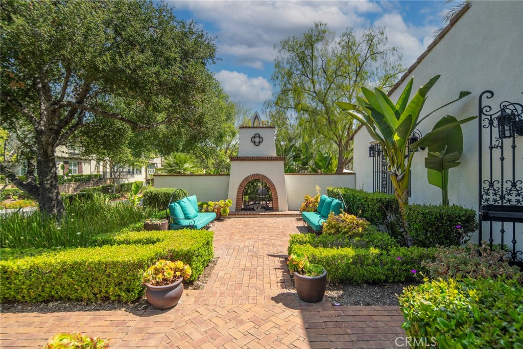 873 Terrace Lane W 4