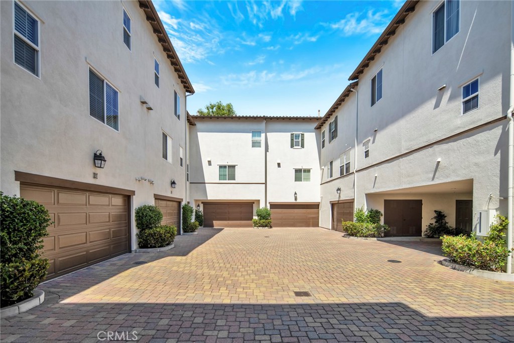 873 Terrace Lane W 4