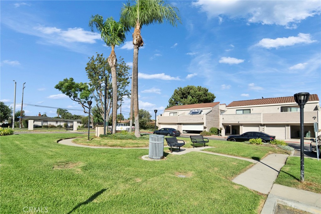 12951 Royal Palm Cir