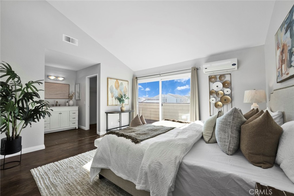 12951 Royal Palm Cir