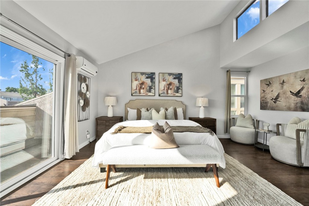 12951 Royal Palm Cir