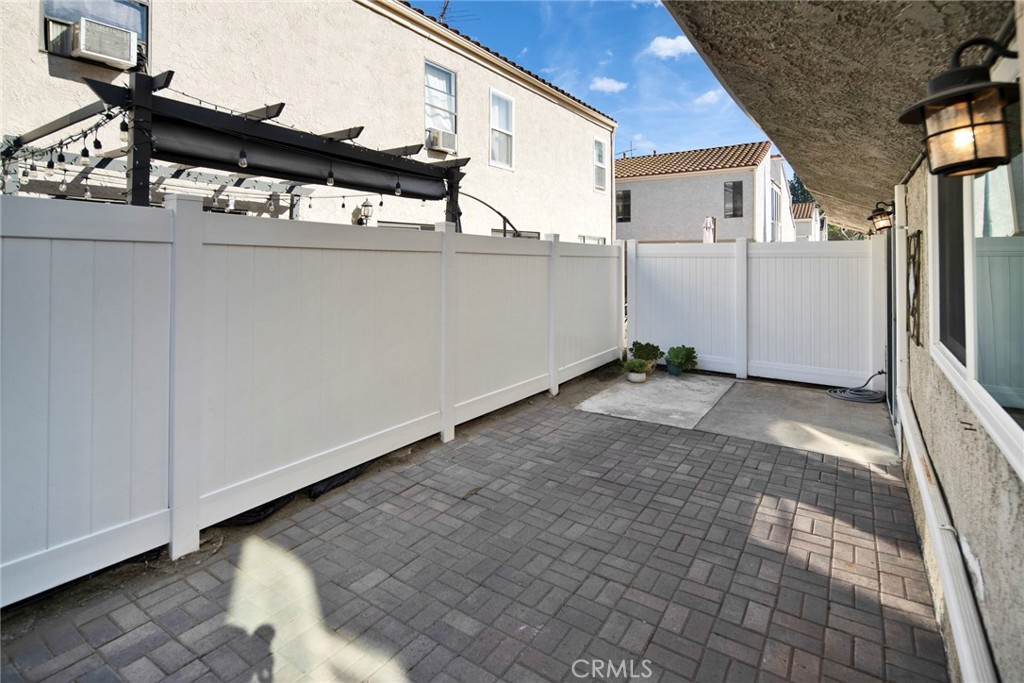 12951 Royal Palm Cir