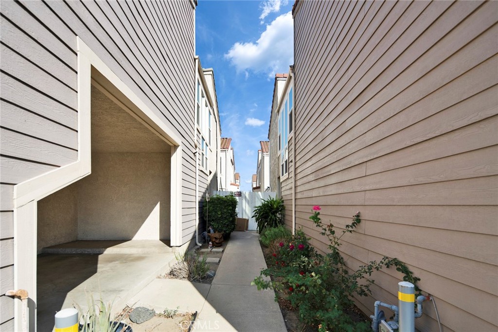 12951 Royal Palm Cir