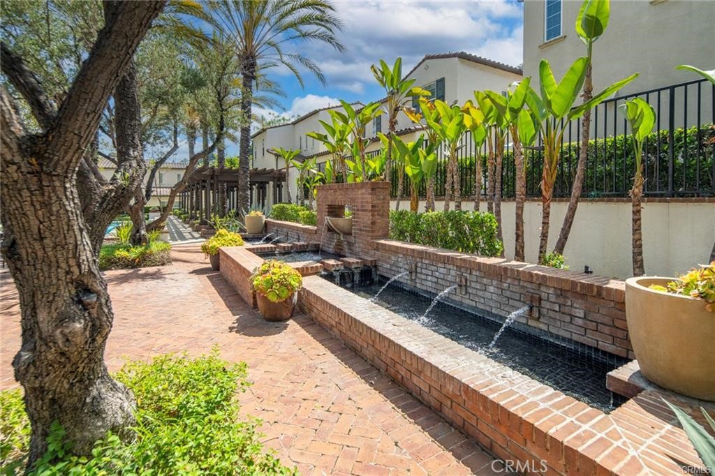 873 Terrace Lane W 4