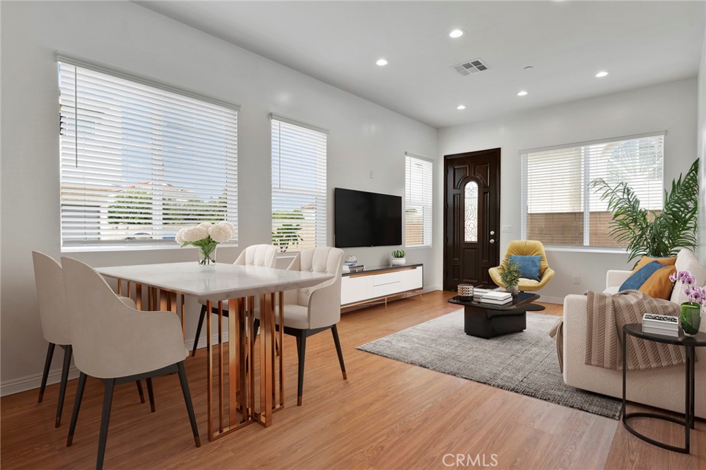 320 A S. Lincoln Avenue