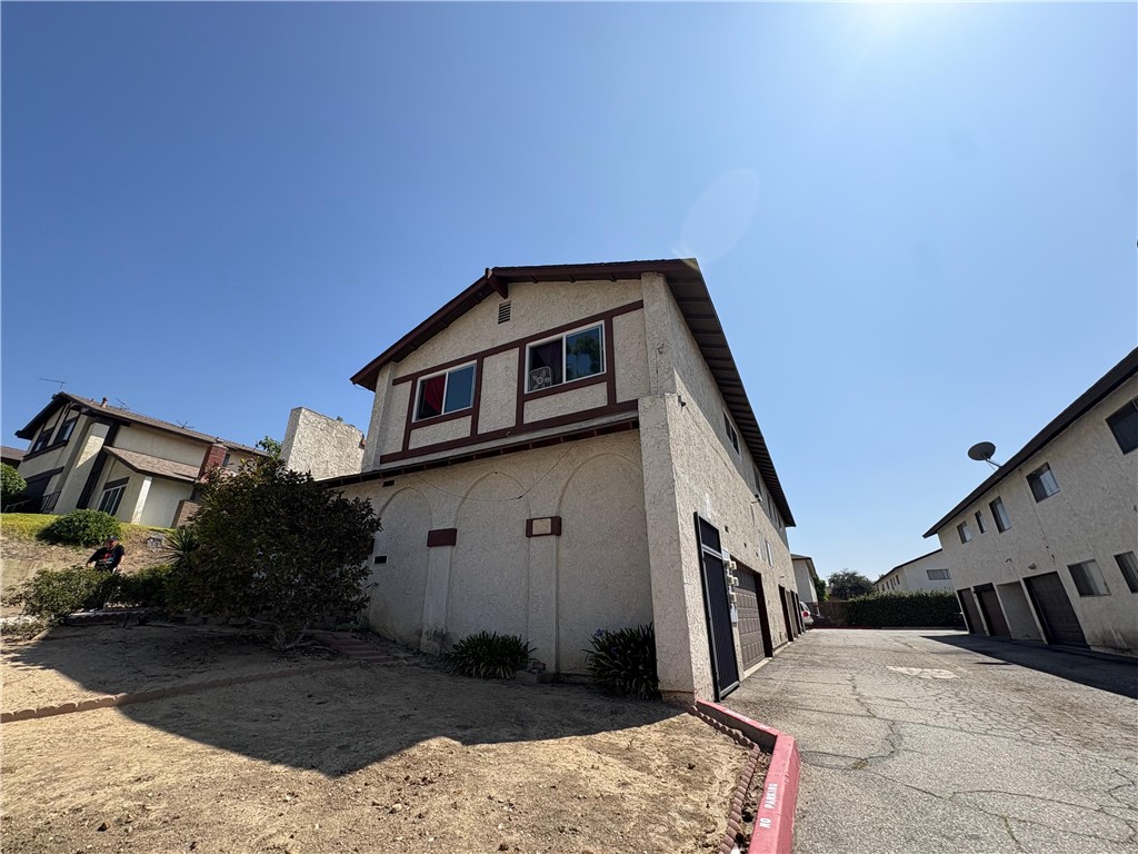 2418 Nina St