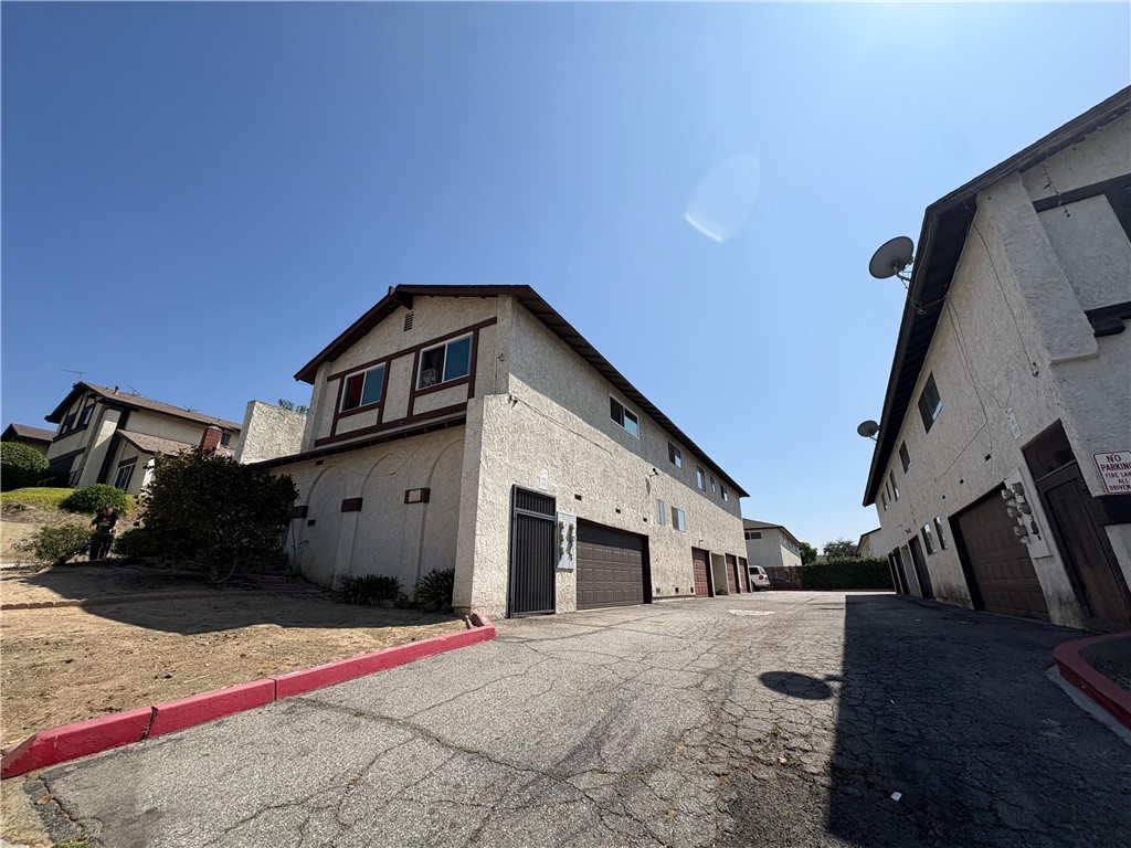 2418 Nina St