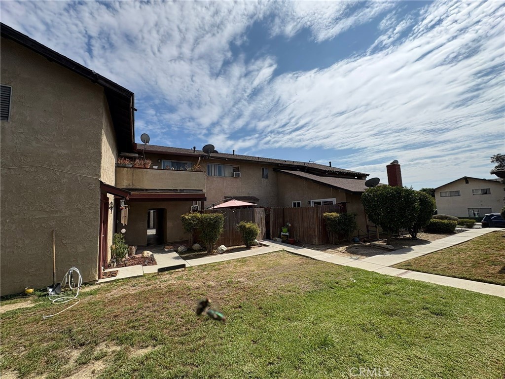 1725 E Nanette Ave