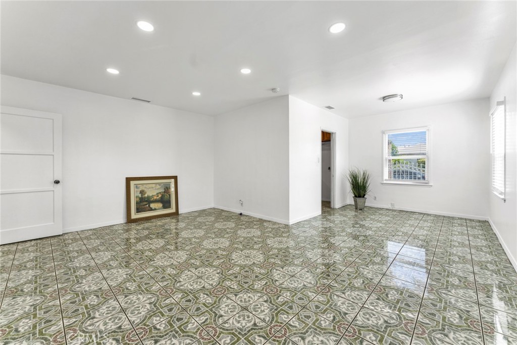 14057 Ohio Street