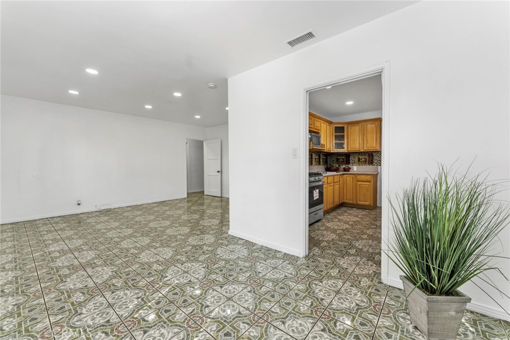 14057 Ohio Street