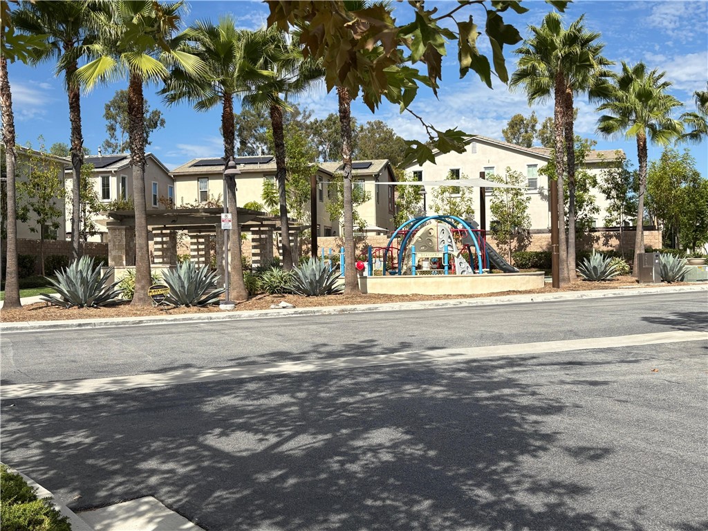 8 8 Vista Court